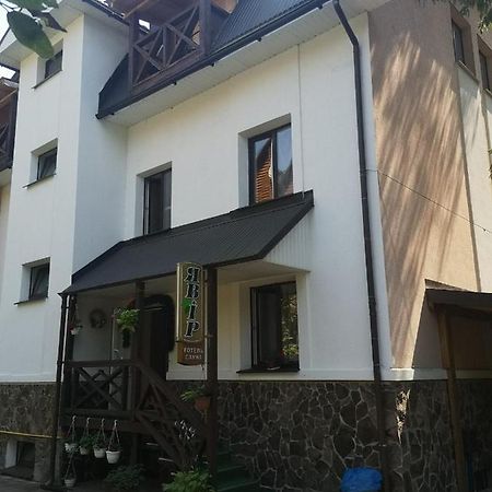 Hotel Yavir Яремче Екстериор снимка