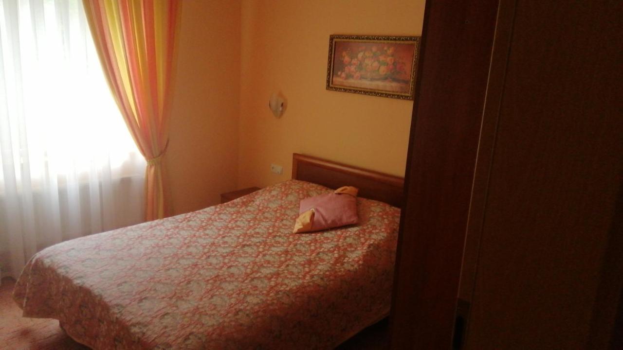 Hotel Yavir Яремче Екстериор снимка